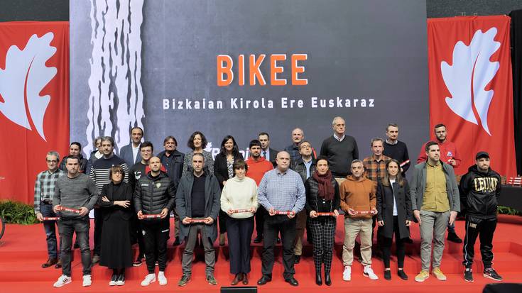 DRT, Bidezabal eta DKT kirol elkarteei euskara sustatzeko duten konpromisoa aitortu die Bizkaiko Aldundiak