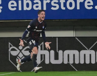 Olaetxearen azken minutuko golak garaipen garrantzitsua eman dio Eibarri