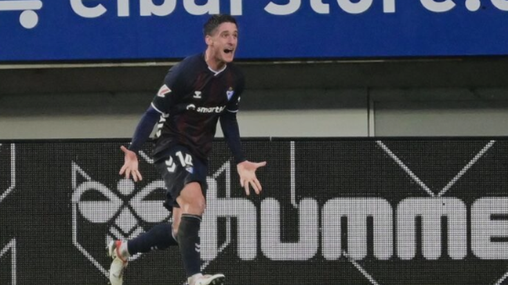 Olaetxearen azken minutuko golak garaipen garrantzitsua eman dio Eibarri