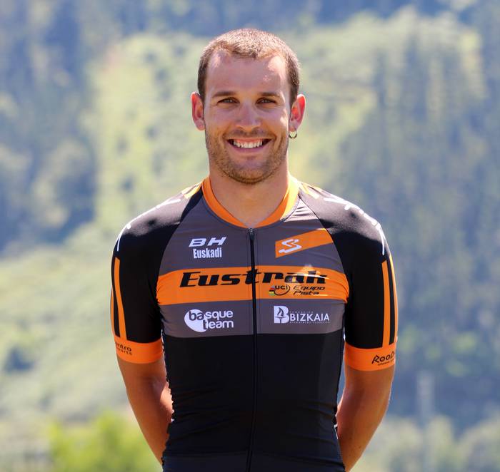 Illart Zuazubiskarrek Eustrak-Euskadi UCI taldearekin sinatu du