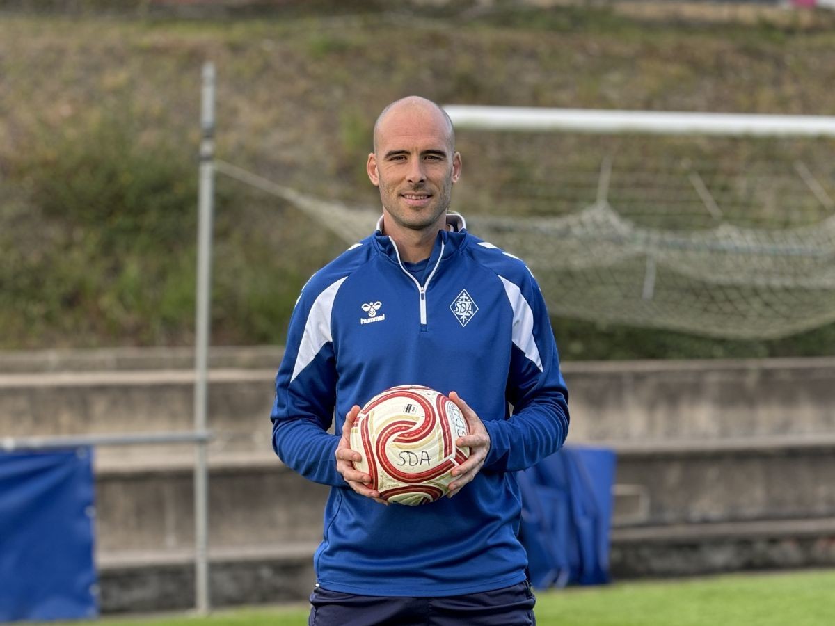 "Gazteagoa nintzenean nire profileko aurrelari gehiago zegoen. Futbola asko aldatu da"