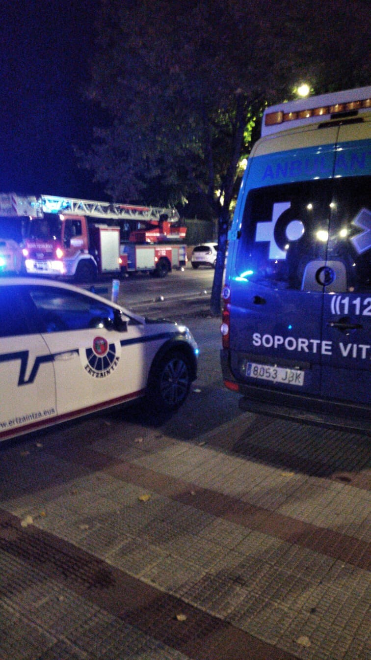 Durangoko garaje batean piztu den sutea amatatu behar izan dute suhiltzaileek