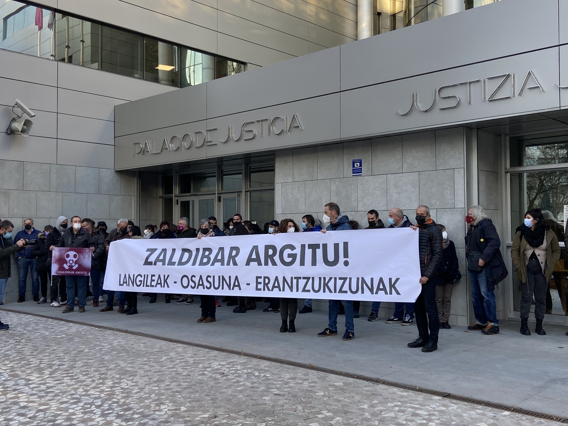 Elkarretaratzera deitu du Zaldibar Argituk