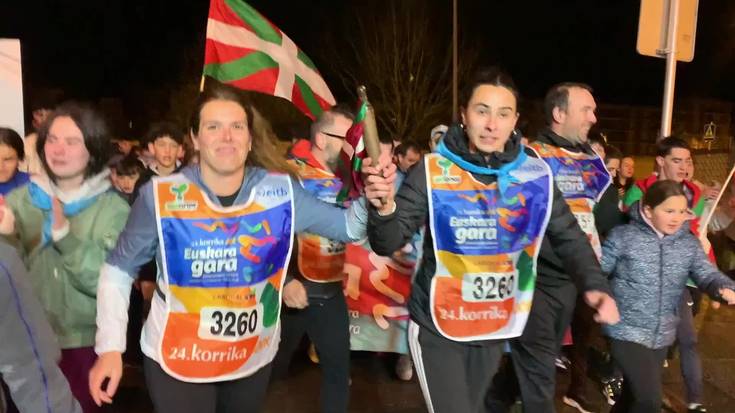 [BIDEOA] Berbarok eta ANBOTOk ere ongietorria egin diote Korrikari