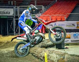 Peru Irazola goi mailan aritu da BECen lehiatutako Superenduro proban