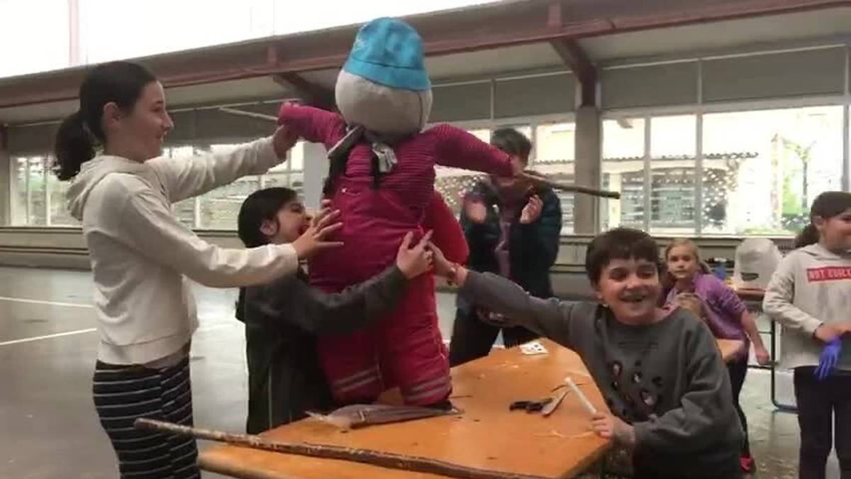 [BIDEOA]: Garaiko umeak euren ortu propioa prestatzen hasi dira