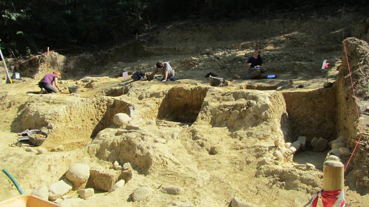 Legañoko arkeologia lanetatik bisita gidatua