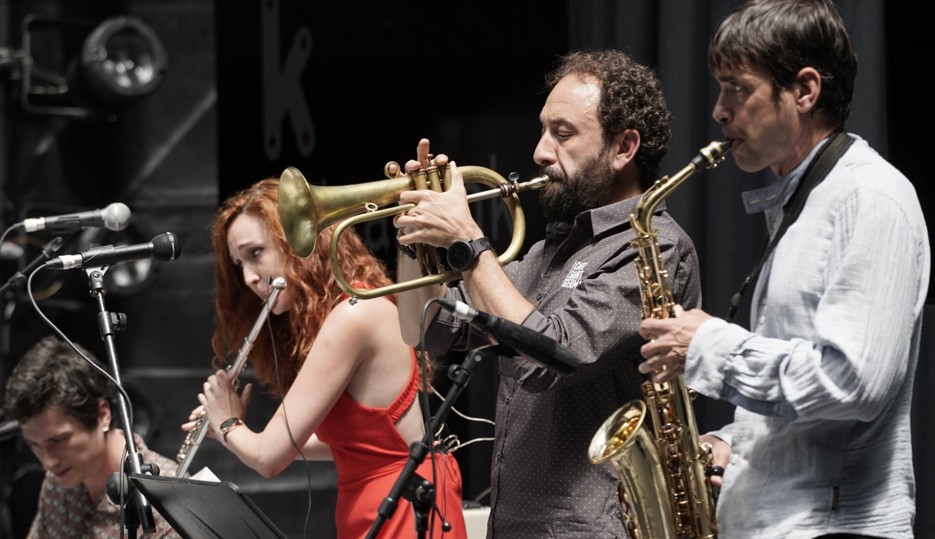 Alex López kontrabaxu-jotzaileak emango dio hasiera Arriolako XXXII. Jazz Blues Jaialdiari