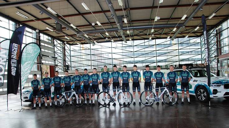 Baqué Cycling Team txirrindularitza taldea aurkeztu dute Durangon