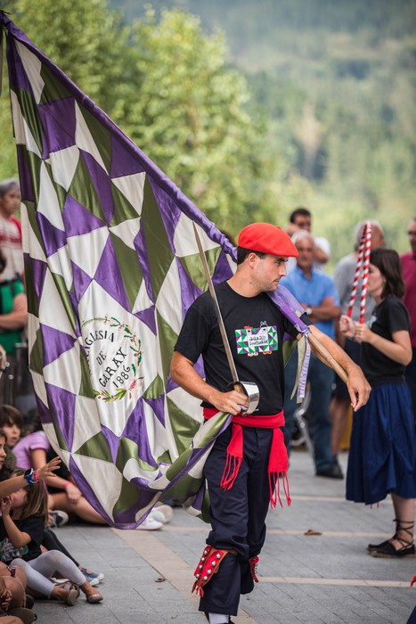 Donien Atxa jasota abiatu dituzte jaiak Garain - 15